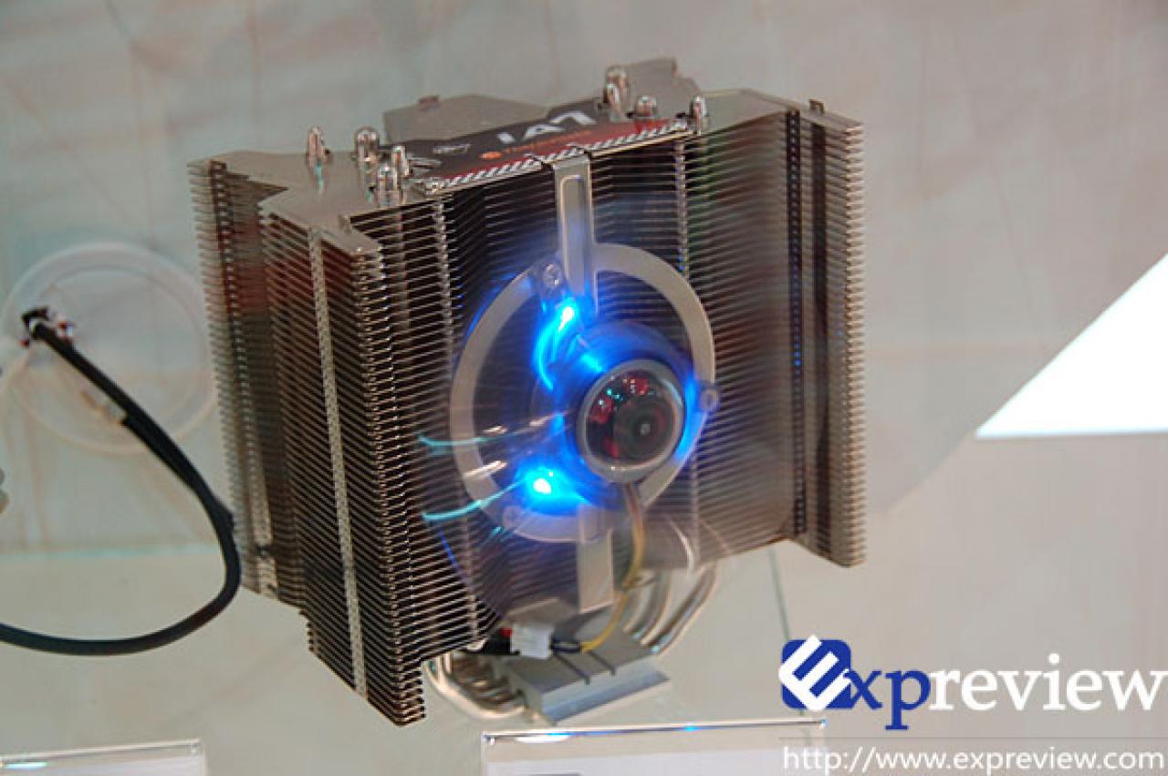 [06/06/2008] Der Thermaltake IA1 ist ein Kühler im allseits beliebten Tower-Design (Bild: Expreview.com)