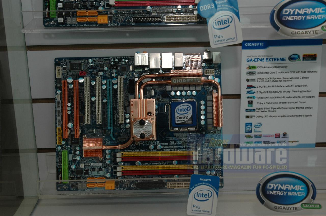 [08/06/2008] Gigabyte EP45 Extreme: Das Board sieht sehr nach dem EP45T Extreme aus, unterscheidet sich aber geringfügig: Gigabyte verzichtet auf die 