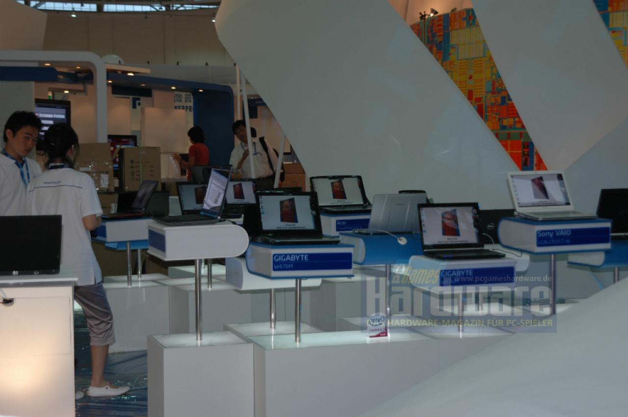 [02/06/2008] Bei Intel geht der Mobile-Trend weiter. Zu sehen sind dort jede Menge Notebooks. (Bild: PCGH)