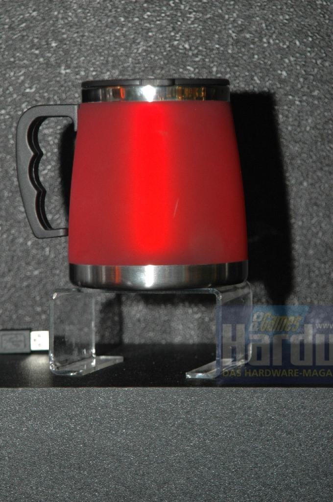 [08/06/2008] Eine Tasse. Wozu diese einen USB-Anschluss braucht, entzieht sich meiner Kenntnis