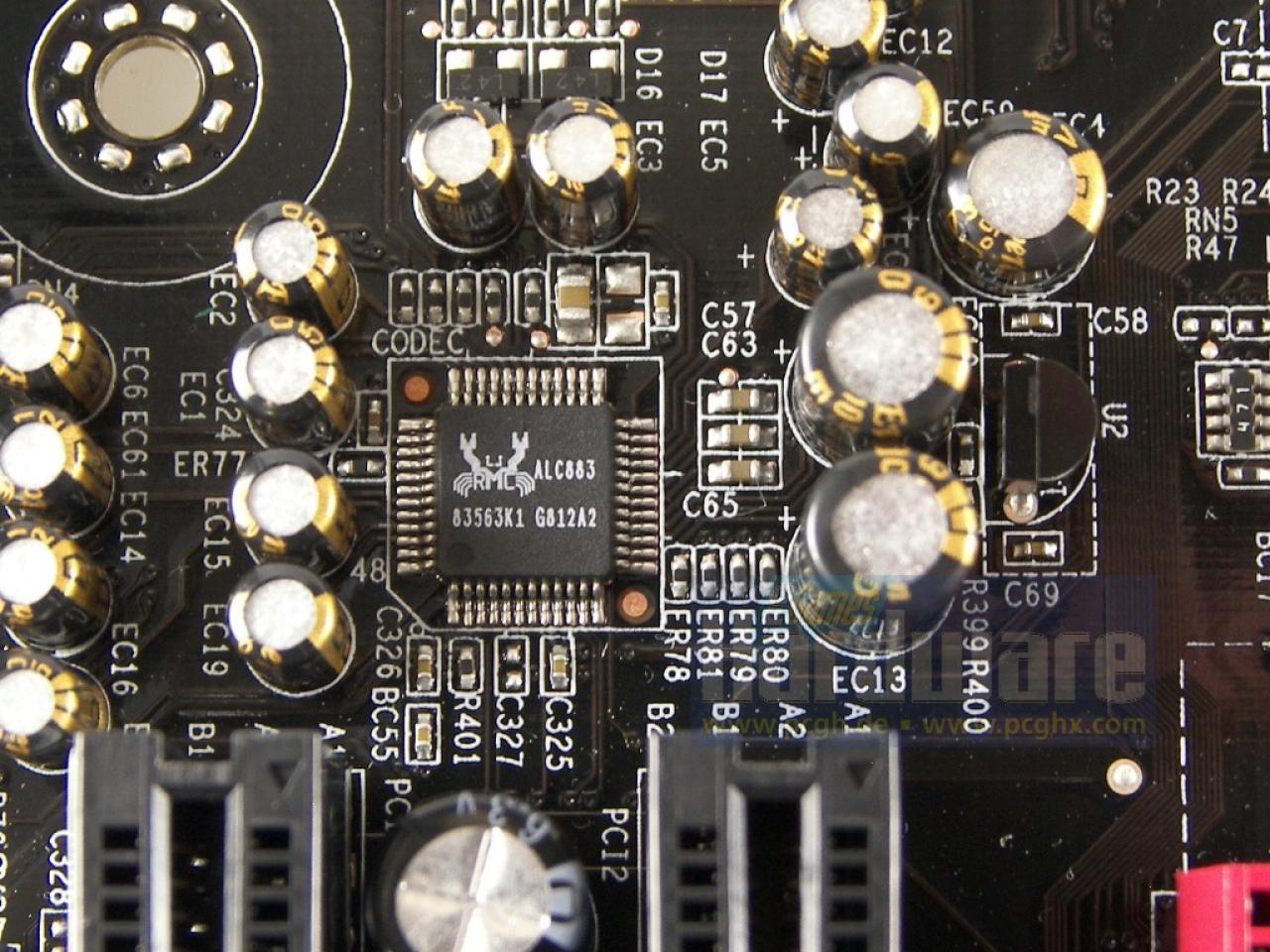 [10/06/2008] Elitegroup P45T-A: der Sound-Chip ALC883 (Bild: PCGH)