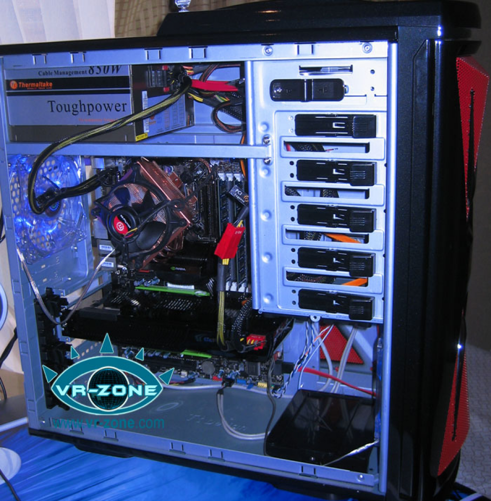 [03/06/2008] GTX 280: Im Case #1 (Bild: VR-Zone)
