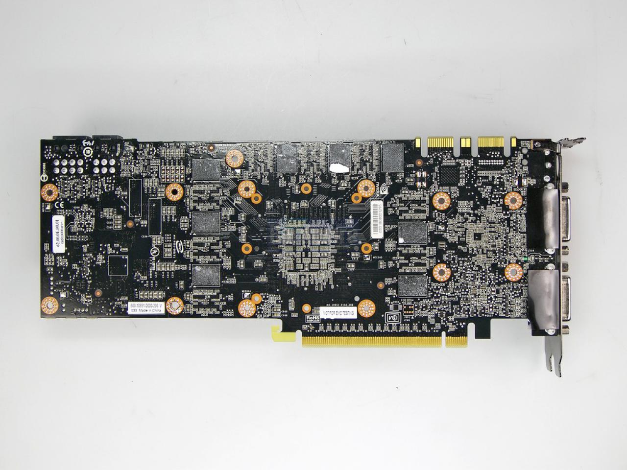 [15/06/2008] Geforce GTX280 im PCGH-Test: Die nackte Rückansicht (Bild: PCGH)