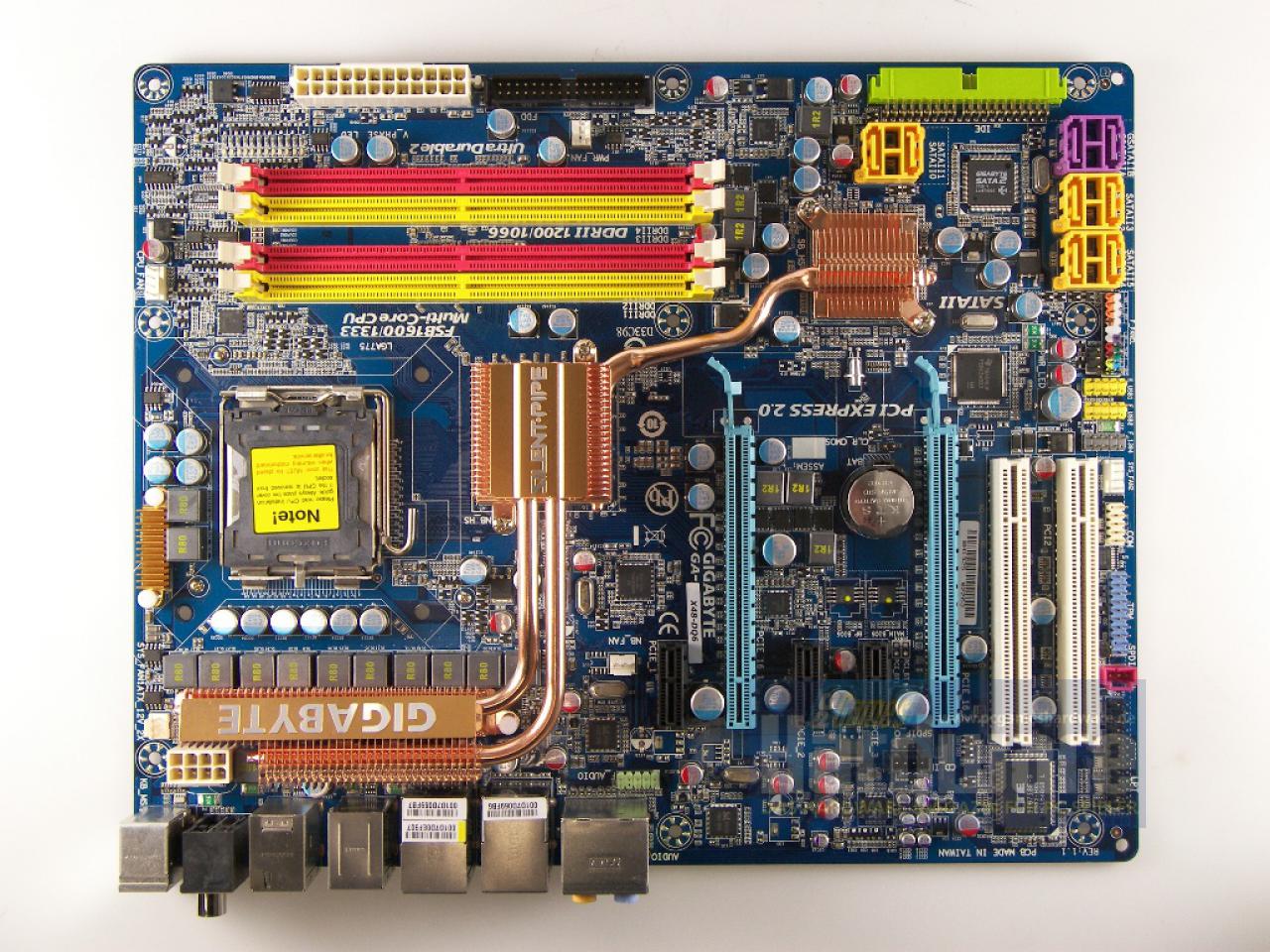 [02/06/2008] Gigabyte X48-DQ6: Gigabytes X48-Top-Modell, für DDR2-Speicher geeignet und für Übertakter entwickelt. (Bild: PCGH)