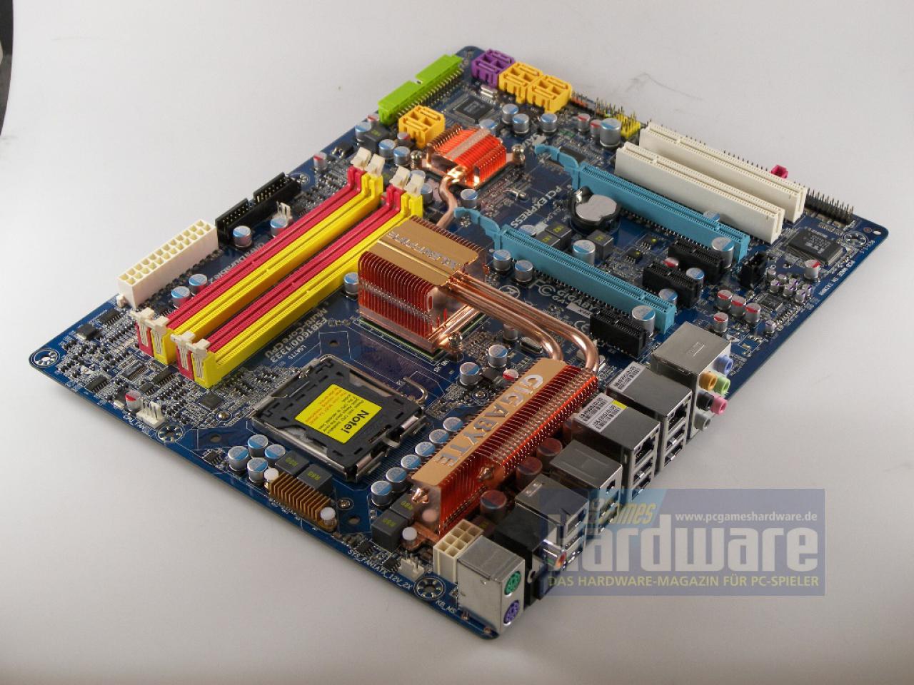 [02/06/2008] Gigabyte X48-DQ6: Gigabytes X48-Top-Modell, für DDR2-Speicher geeignet und für Übertakter entwickelt. (Bild: PCGH)