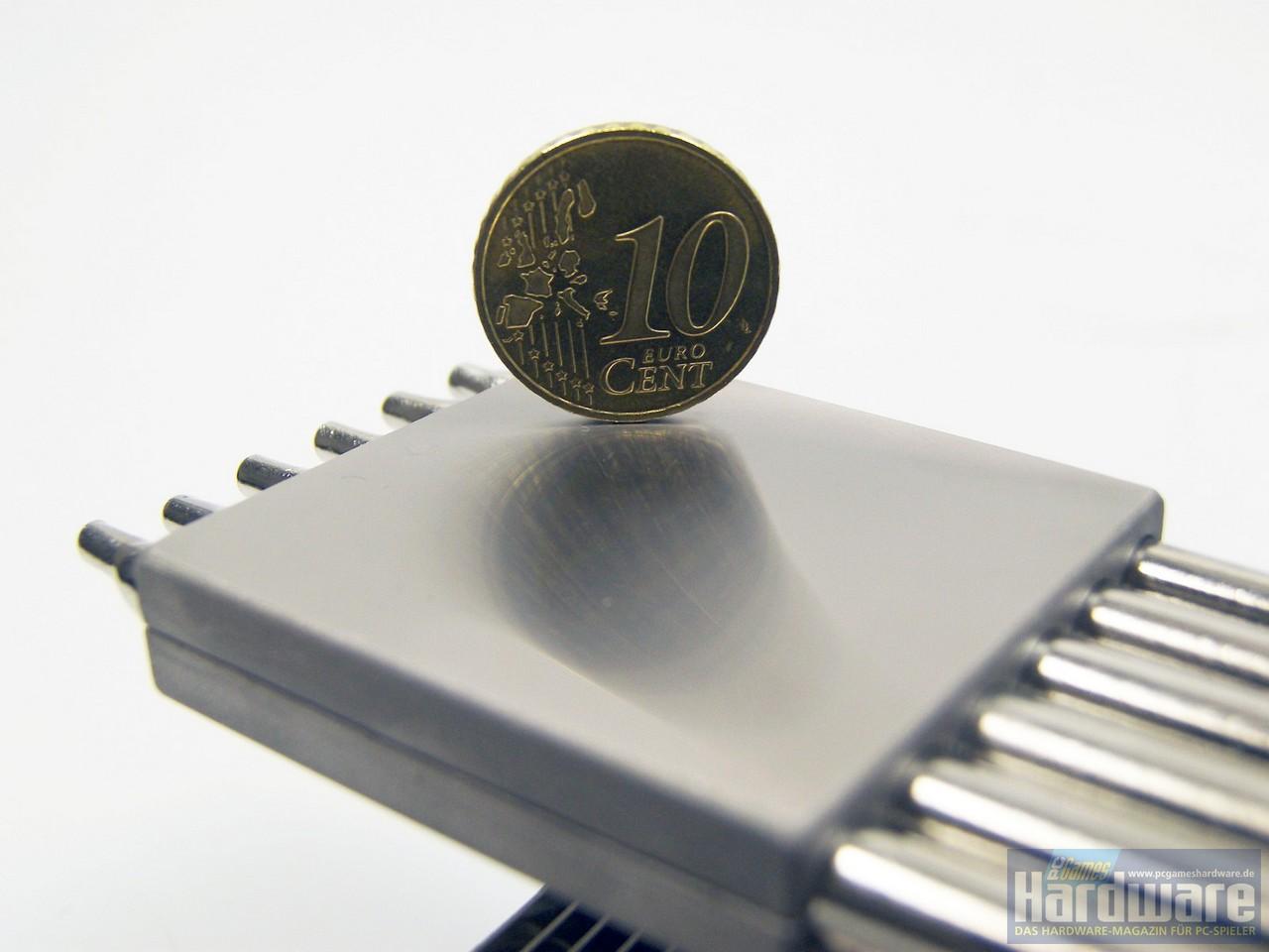 [04/06/2008] Thermalright HR-03 Plus: Eloxierter Boden