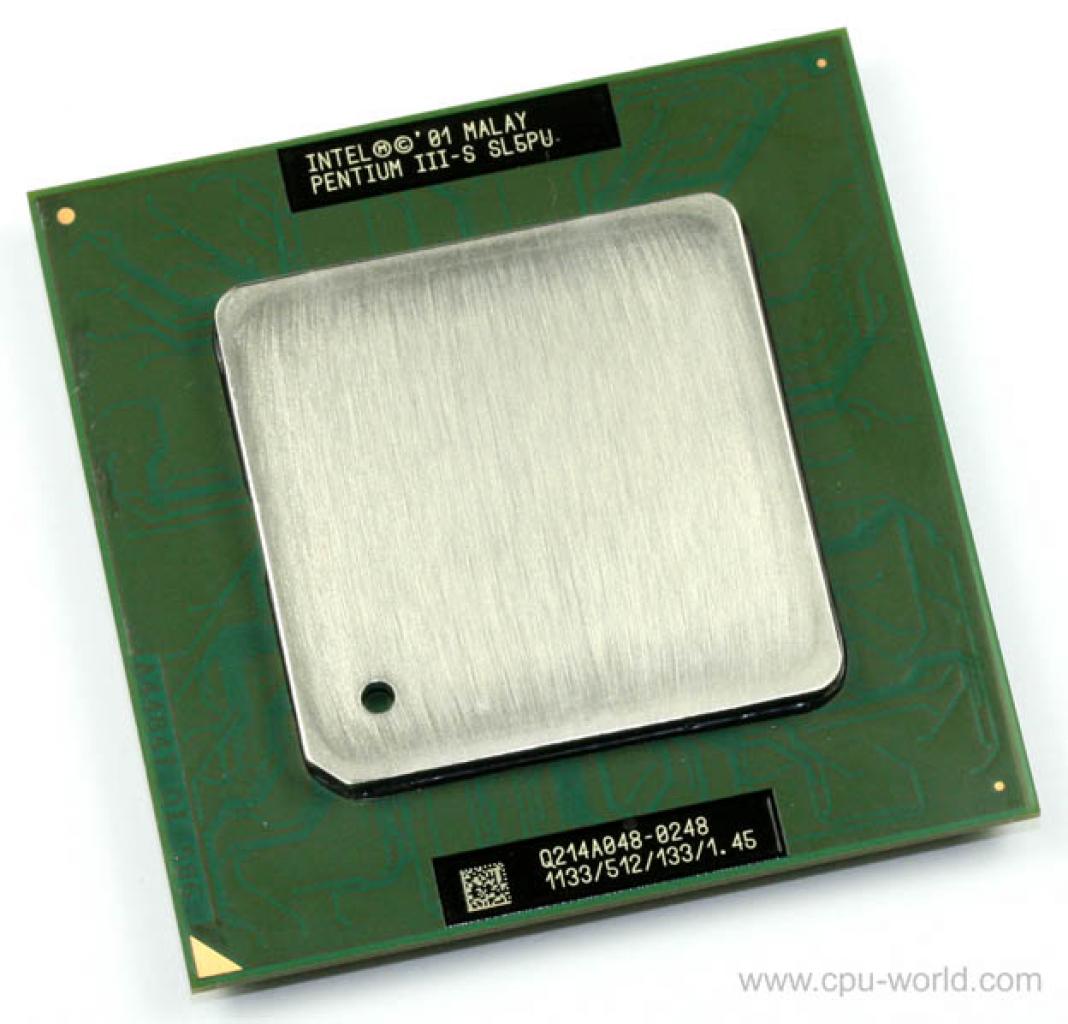 [19/06/2008] Der Pentium 3-S mit Tualatin-Kern verwendete wieder einen Heatspreader, um den CPU-Kern zu schützen. (Bild: cpu-world.com)