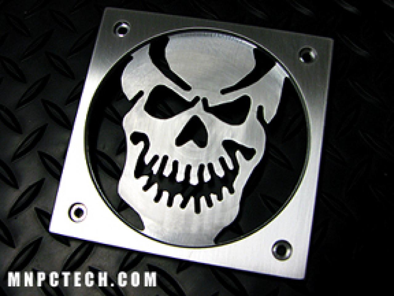 [25/06/2008] Der Skull-Fan-Grill von Mnpctech. (Bild: Mnpctech)