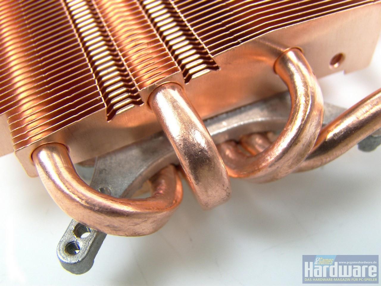 [04/06/2008] Zerotherm Hurricane 8800: Sauber gebogene Heatpipes