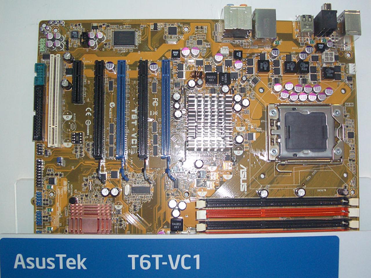 [07/06/2008] Das zweite Board hört auf den Namen T6T-VC, ist wahrscheinlich im Mainstream-Segment einzuordnen und stammt aus dem Hause Asus. (Bild: Bit-tech.net)