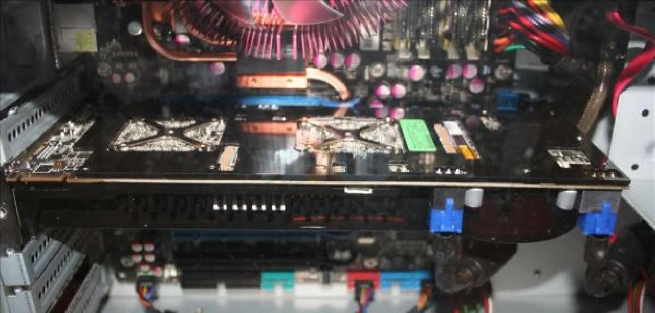 [21/06/2008] Grafikkarten auf Basis des R700 sollen über ganze 2.048 MiByte Videospeicher verfügen.(Bild: Hexus)