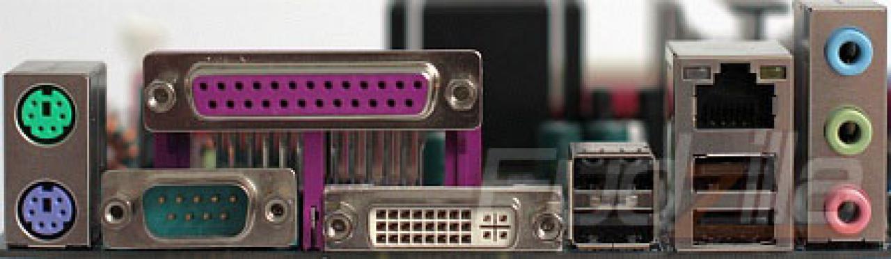 [01/06/2008] Atom 230: I/O-Blende des Intel Boards (Bild: Fudzilla)