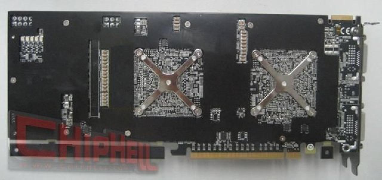 [04/07/2008] Die vermeintliche Radeon HD 4870 X2 von hinten (Bild: Chiphell)