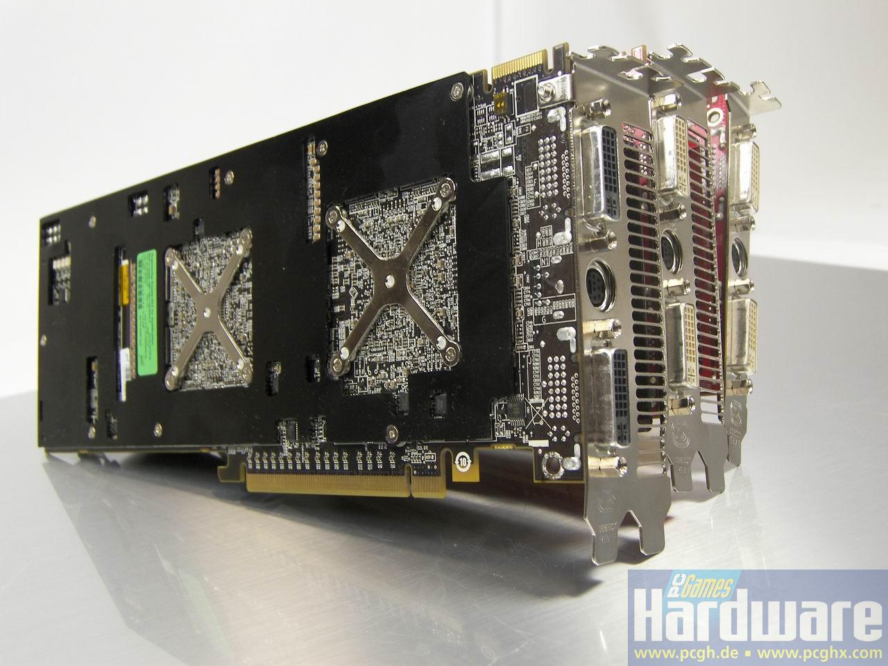 [22/07/2008] Neue Bilder der Radeon HD 4870 X2 sollen die Wartezeit bis zum Online-Test überbrücken.