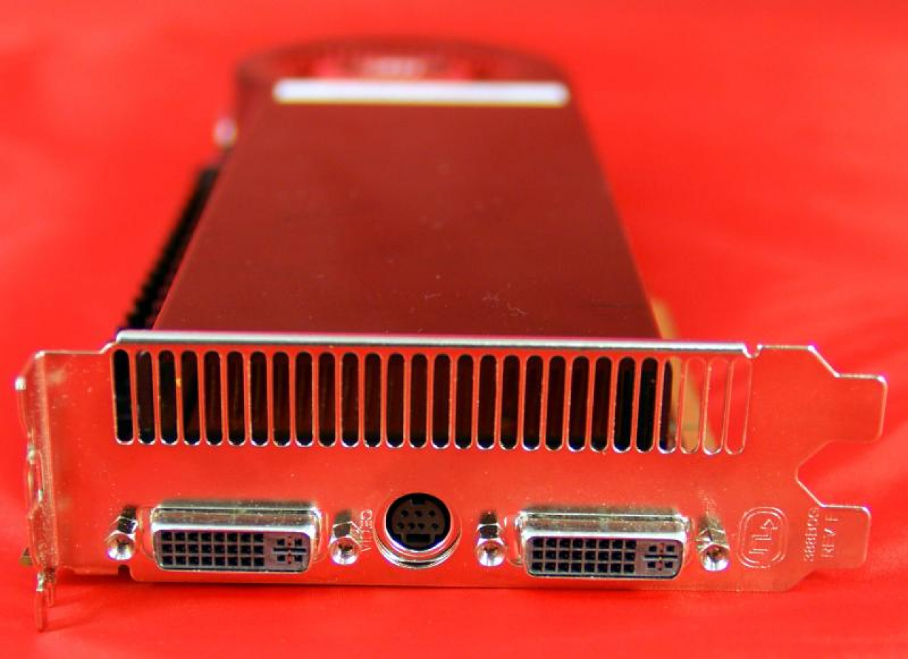 [14/07/2008] AMD Radeon HD 4850 X2: Große optische Unterschiede zur hier gezeigten HD 4870 X2 wird es wohl nicht geben (Bild: Anandtech)
