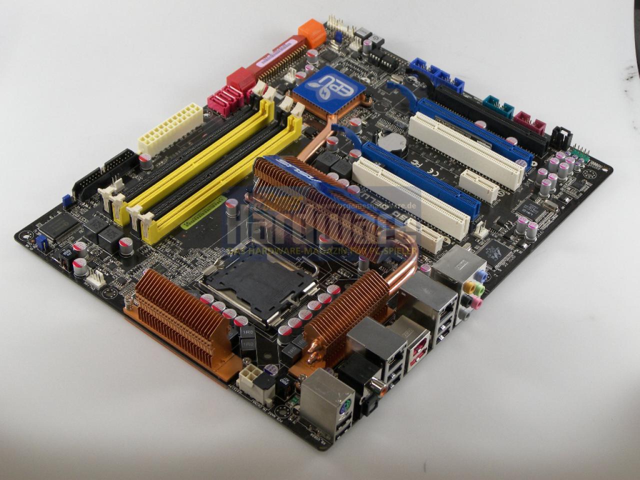 [10/07/2008] Asus P5Q Deluxe: Gut ausgestattete Platine mit Express Gate und EPU-6-Engine (Bild: PCGH)