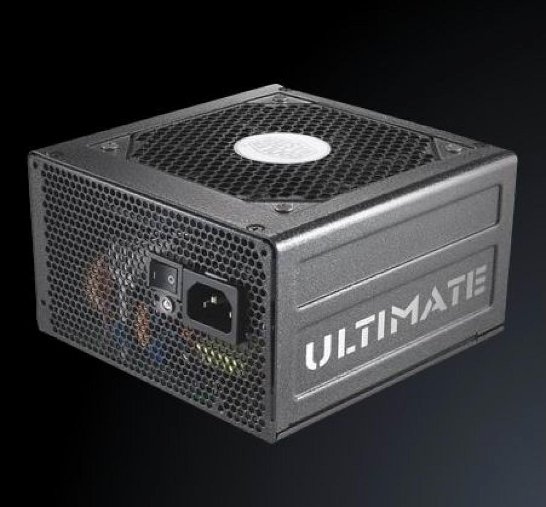 [01/07/2008] Das 700 Watt starke Netzteil der Coolermaster-UCP-Serie. (Bild: Coolermaster)