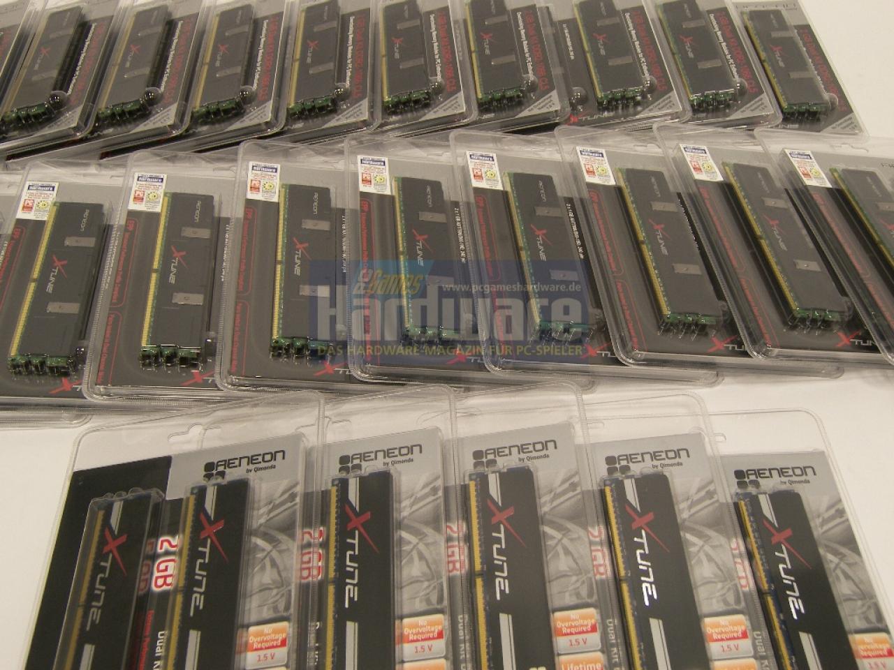 [25/07/2008] Auf der GC 2008 verlosen wir während unsere Show 25 X-Tune-Speicherkits von Aeneon. (Bild: PCGH)