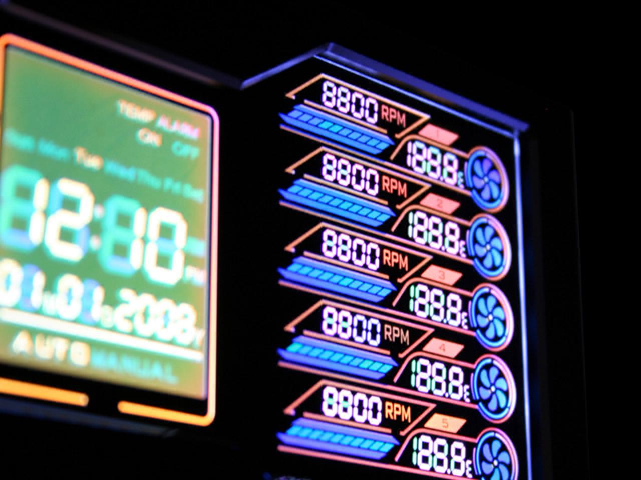 [01/07/2008] Links die Anzeige für die Drehzahl, rechts die Temperatur. (Bild: NZXT)