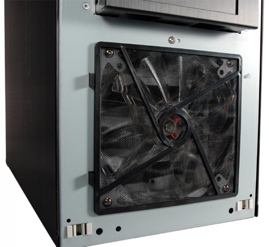 [11/07/2008] Der Frontlüfter hat einen Staubfilter. (Bild: Lancool)