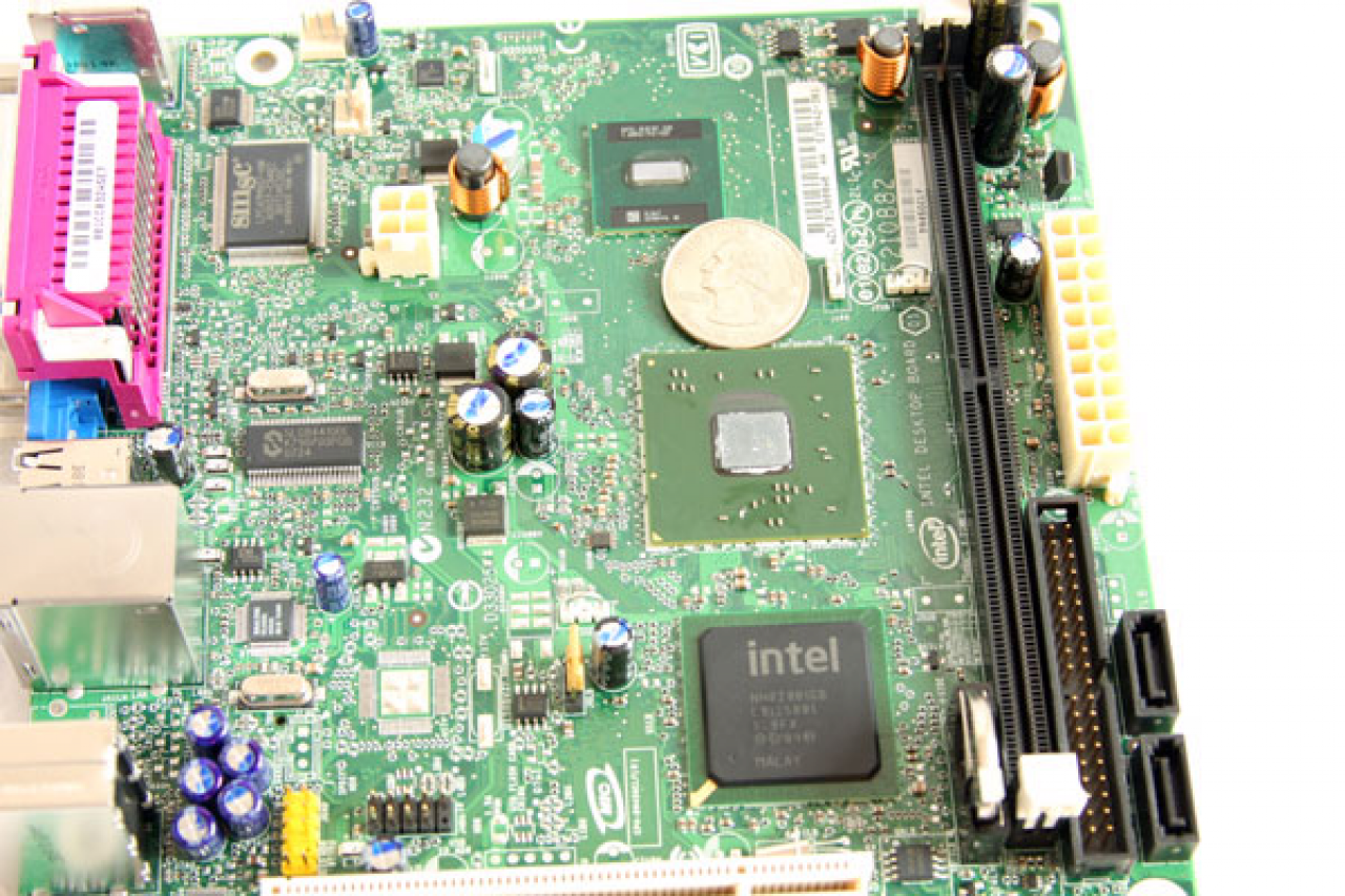 [30/07/2008] Atom vs. Nano: Der Atom (Bild: HHW)