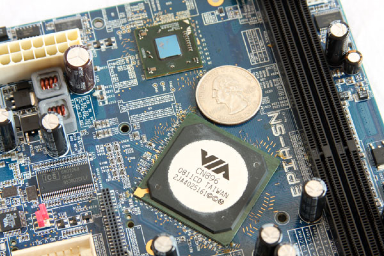 [30/07/2008] Atom vs. Nano: Der Nano (Bild: HHW)