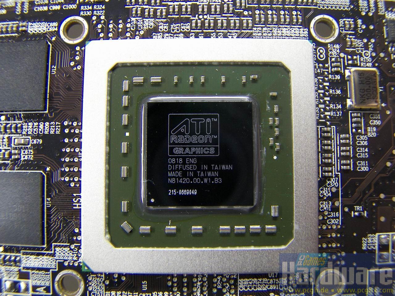 [24/07/2008] AMD Radeon HD 4870 X2: einer von zwei RV770-GPUs (Bild: PCGH)