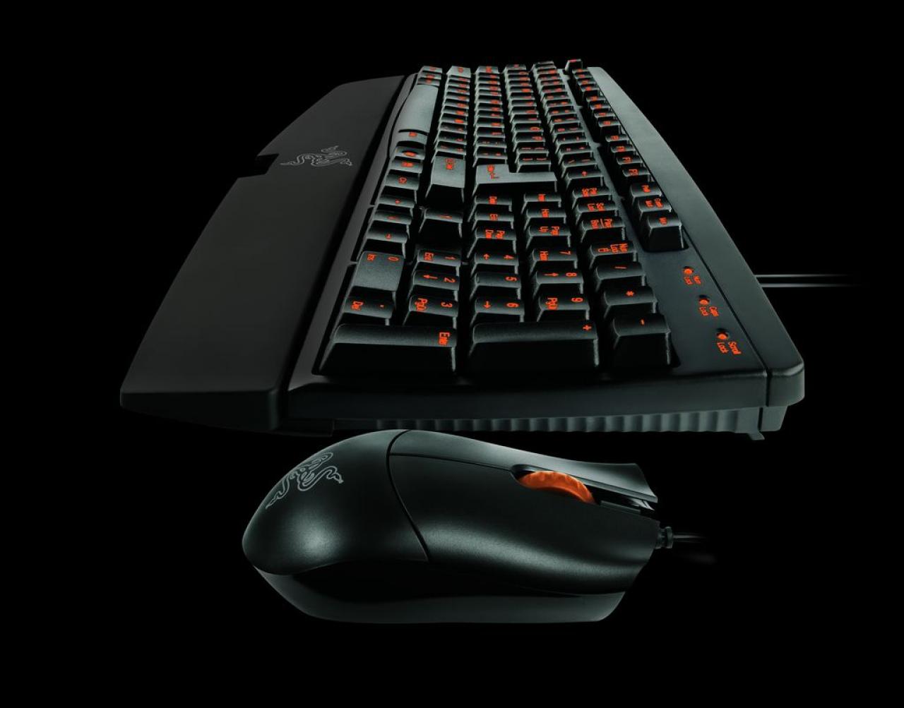 [01/07/2008] Die Razer Aurantia samt der Spezial-Edition der Salmosa (Bild: Razer)