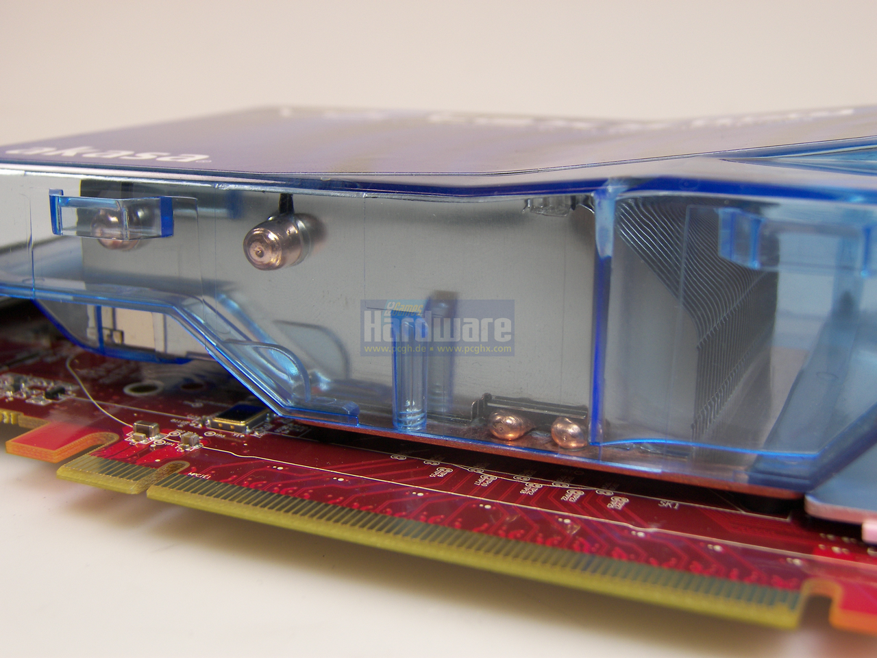 [15/07/2008] HD 4850 Vortexx Neo Edition: Die beiden Kupfer-Heatpipes