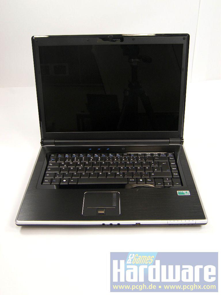 [18/08/2008] Das Cyber-System SX15 mit Intel Core 2 Duo T9600 und Geforce 9800M GT. (Bild: PCGH)