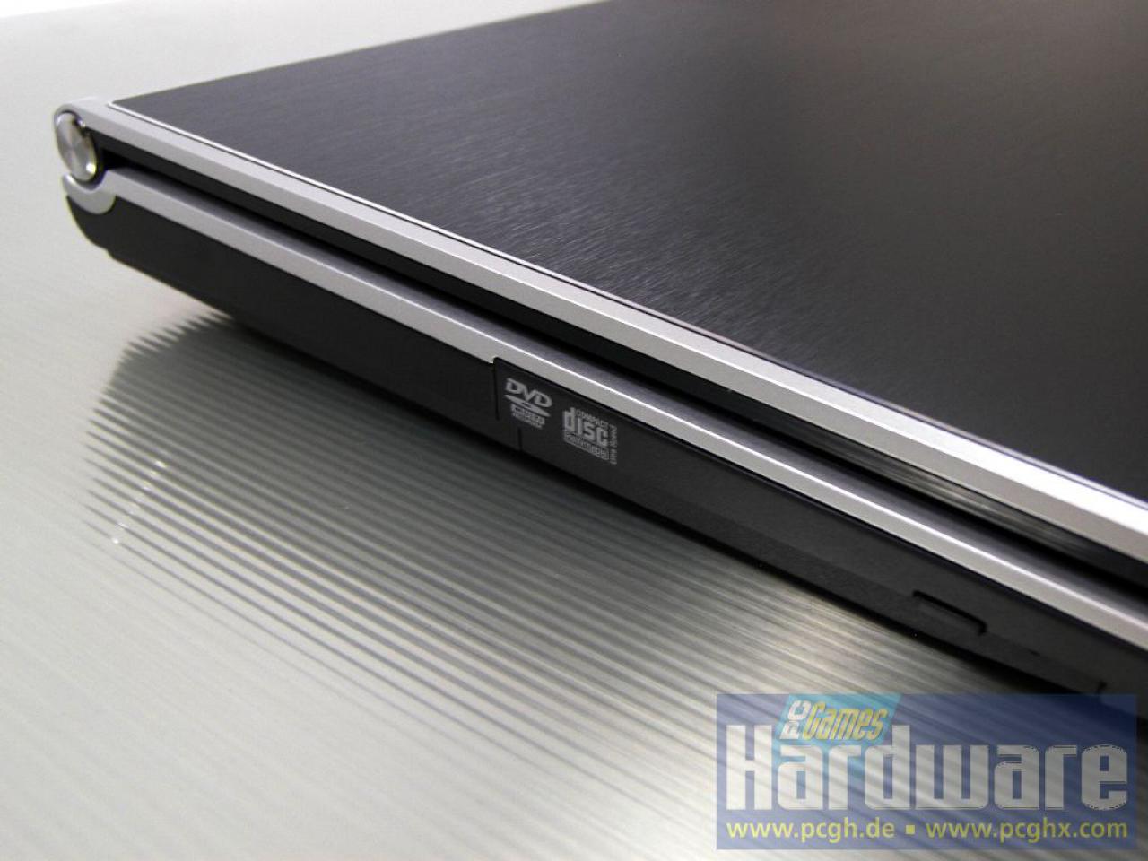 [18/08/2008] Das Cyber-System SX15 mit Intel Core 2 Duo T9600 und Geforce 9800M GT. (Bild: PCGH)