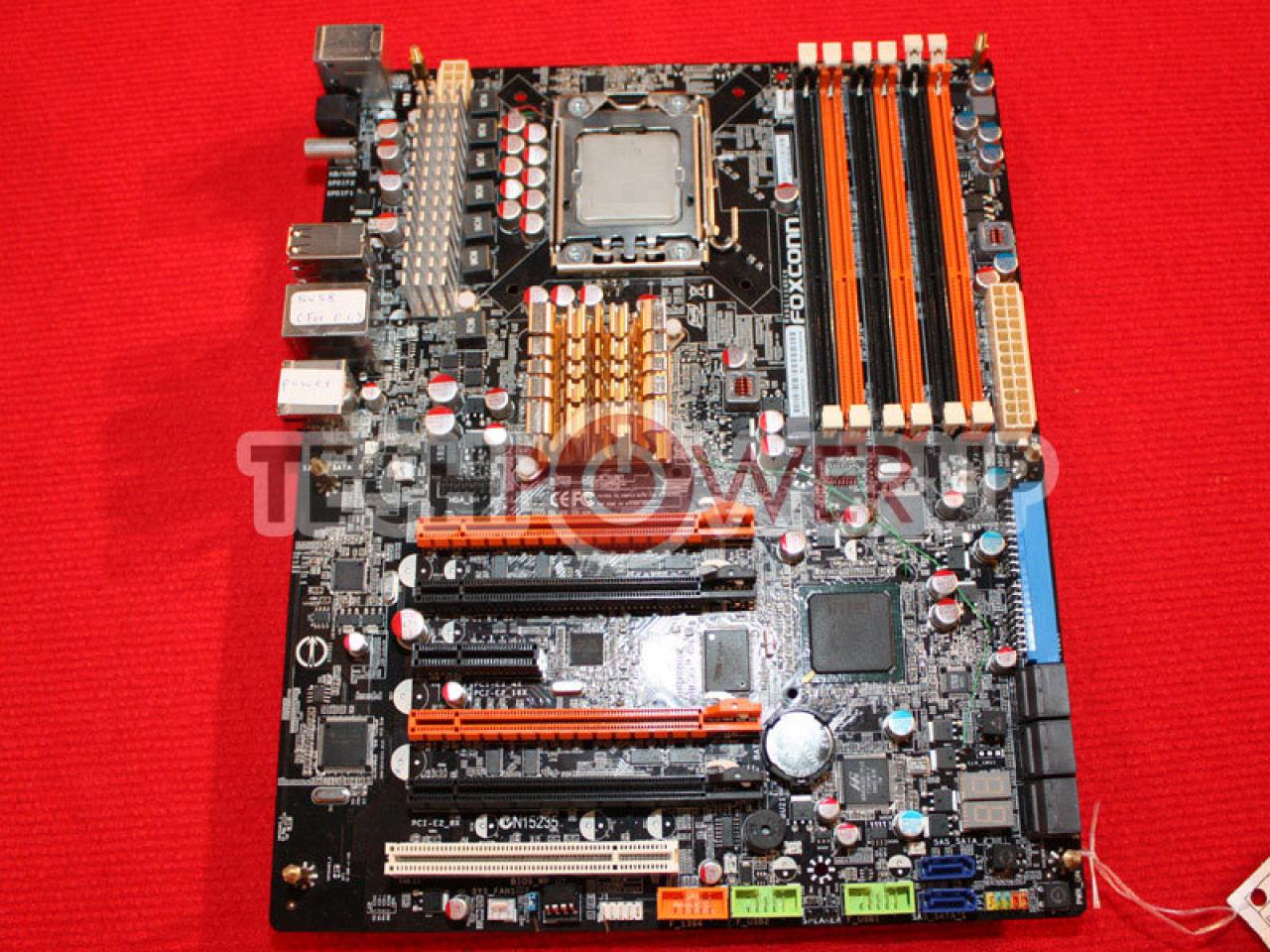 [25/08/2008] Der Prototyp des Foxconn X58 Renaissance. (Bild: PCGH)