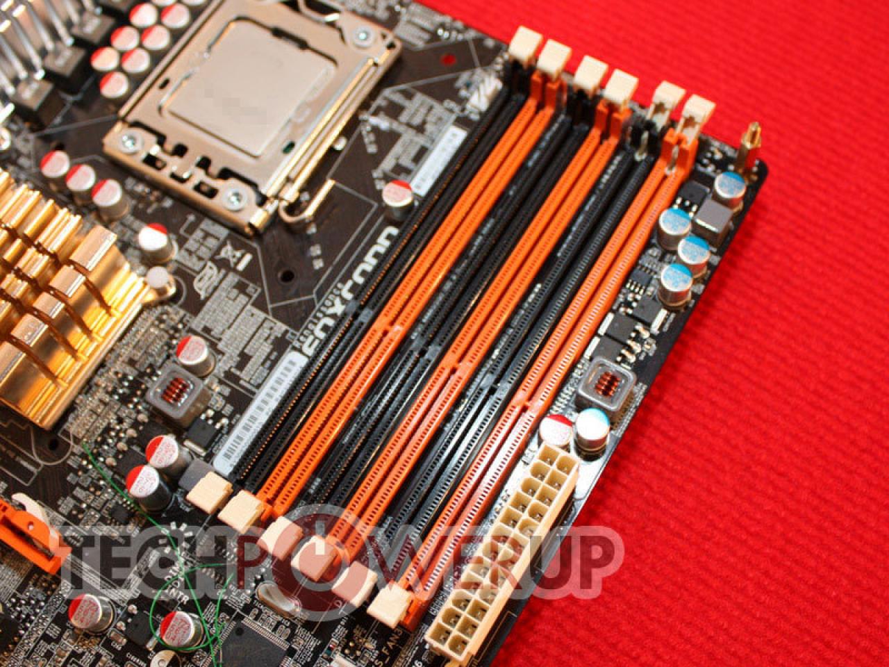 [25/08/2008] Der Prototyp des Foxconn X58 Renaissance. (Bild: PCGH)