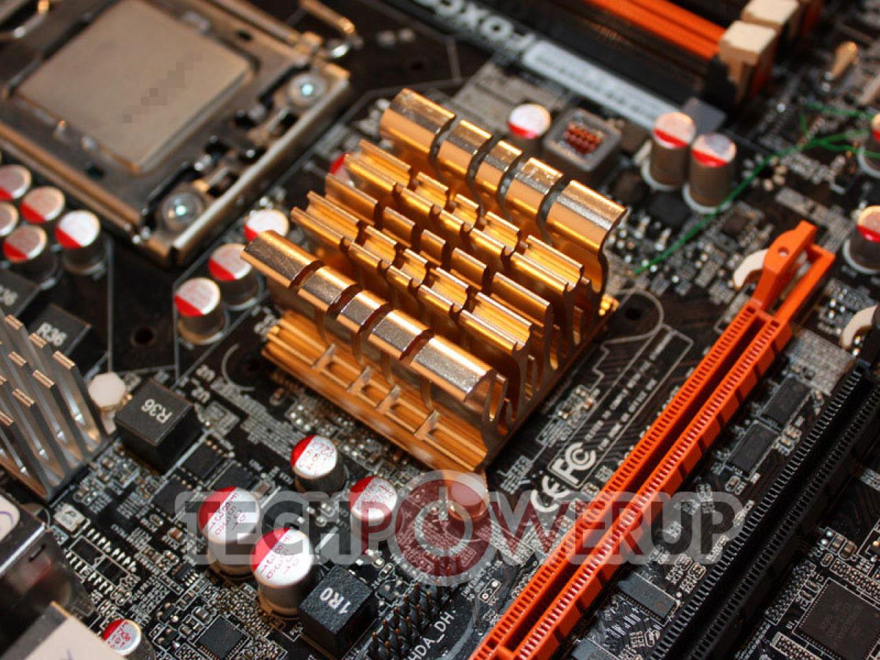 [25/08/2008] Der Prototyp des Foxconn X58 Renaissance. (Bild: PCGH)