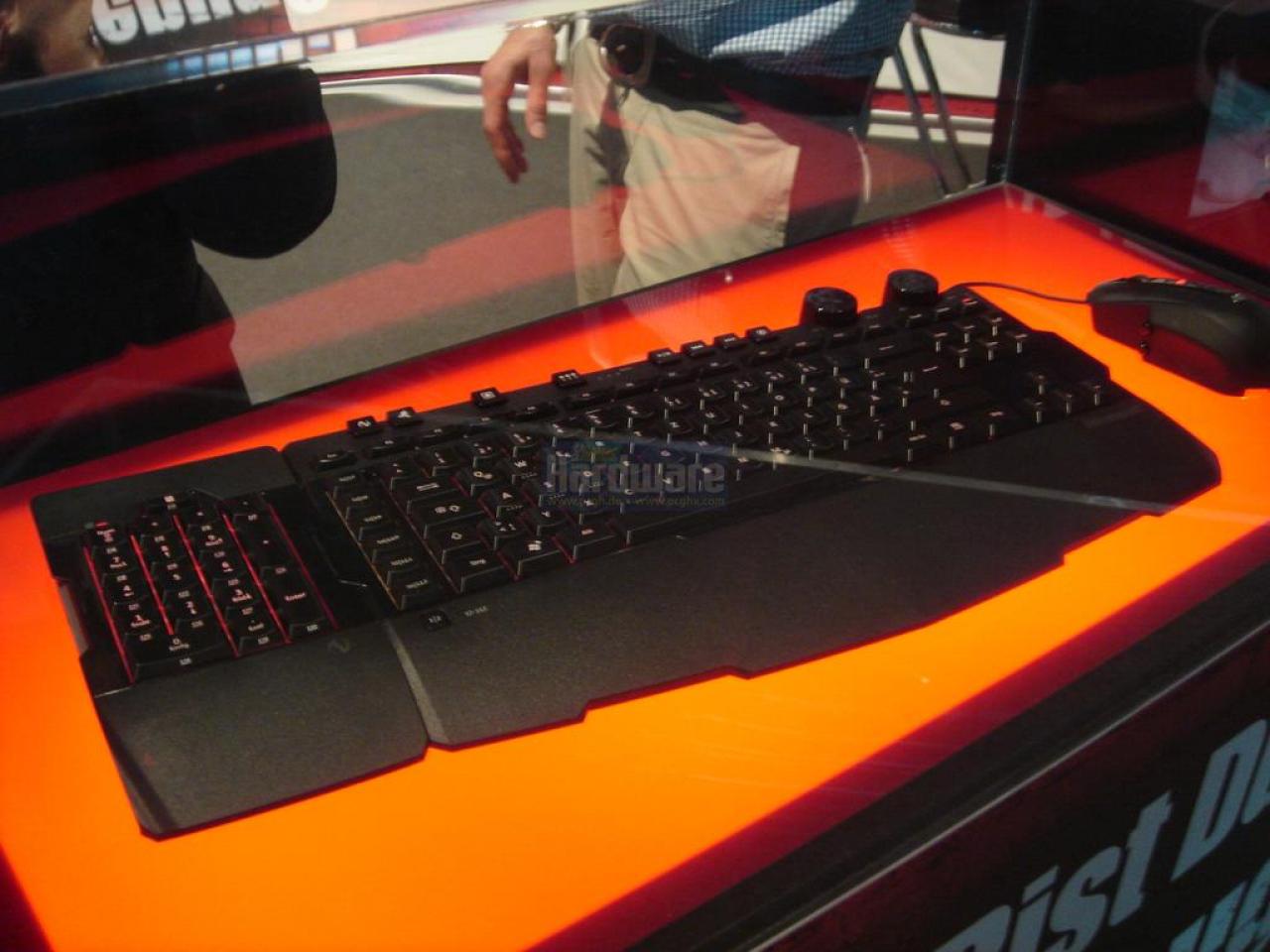 [20/08/2008] Microsoft Sidewinder X6 Keyboard: erste Realbilder von der GC 2008