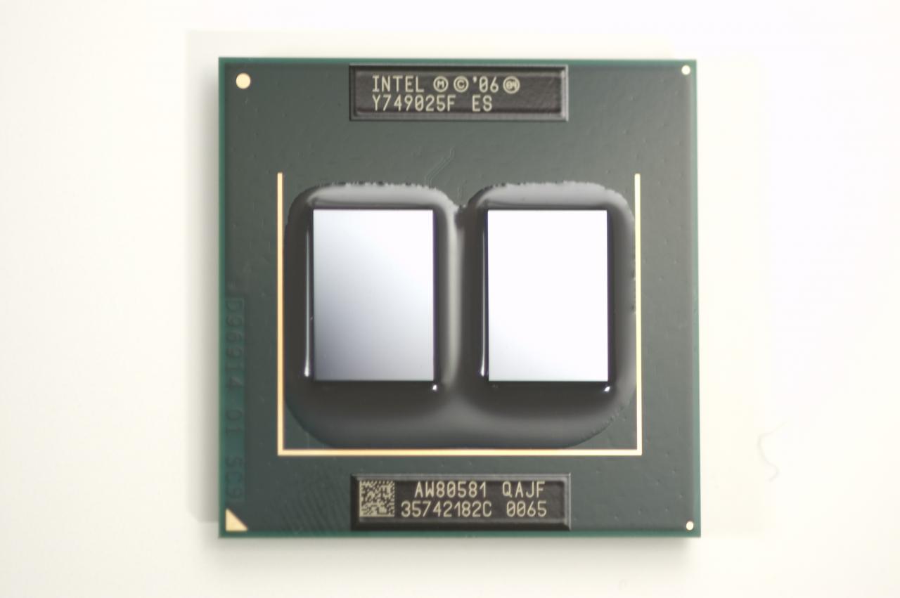 [19/08/2008] Mobiler Quadcore: Intel Core 2 Extreme QX9300 ohne Heatspreader (Bild: Intel)