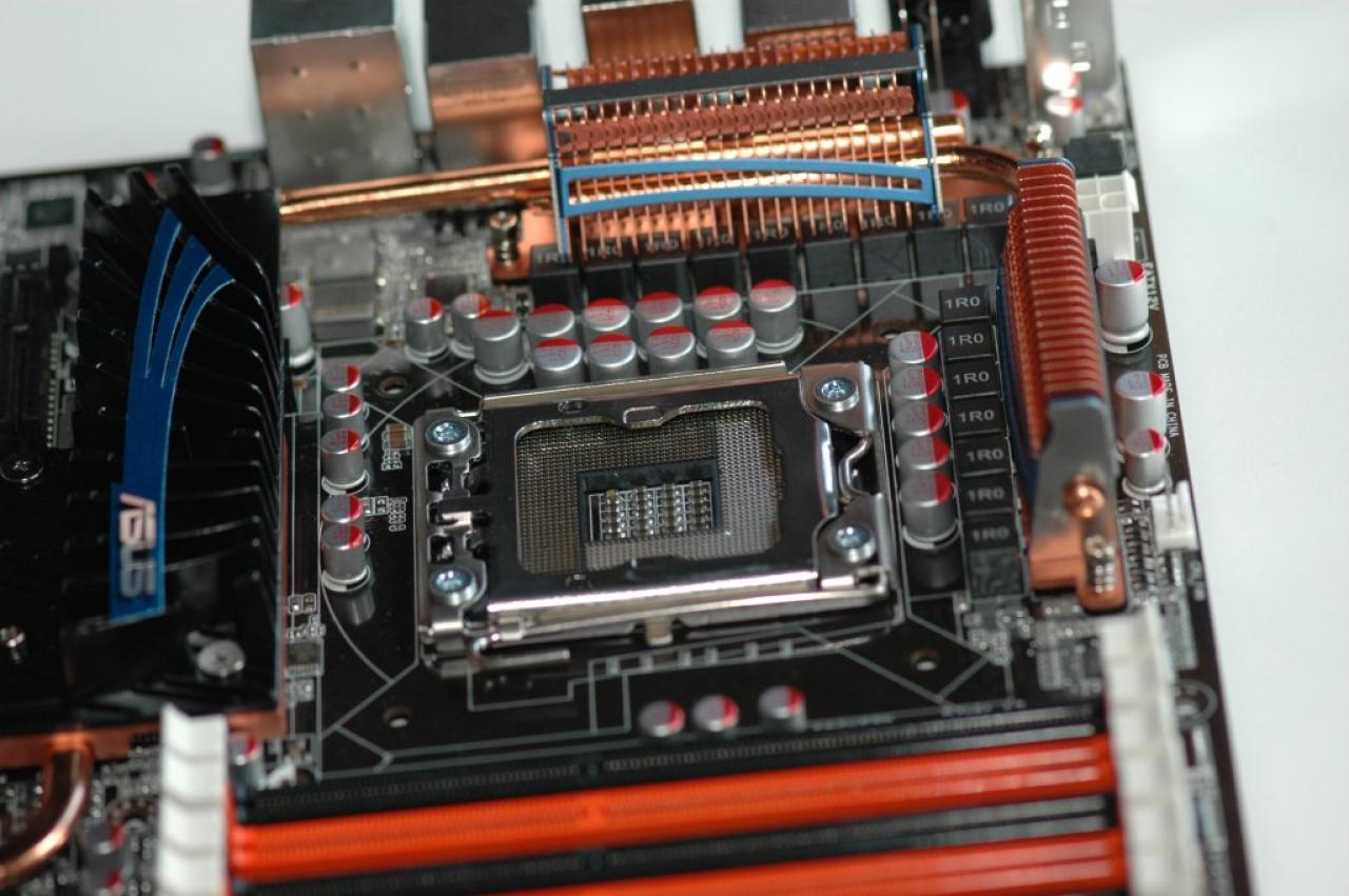 [19/08/2008] Asus P6T Deluxe (Bild: PCGH)