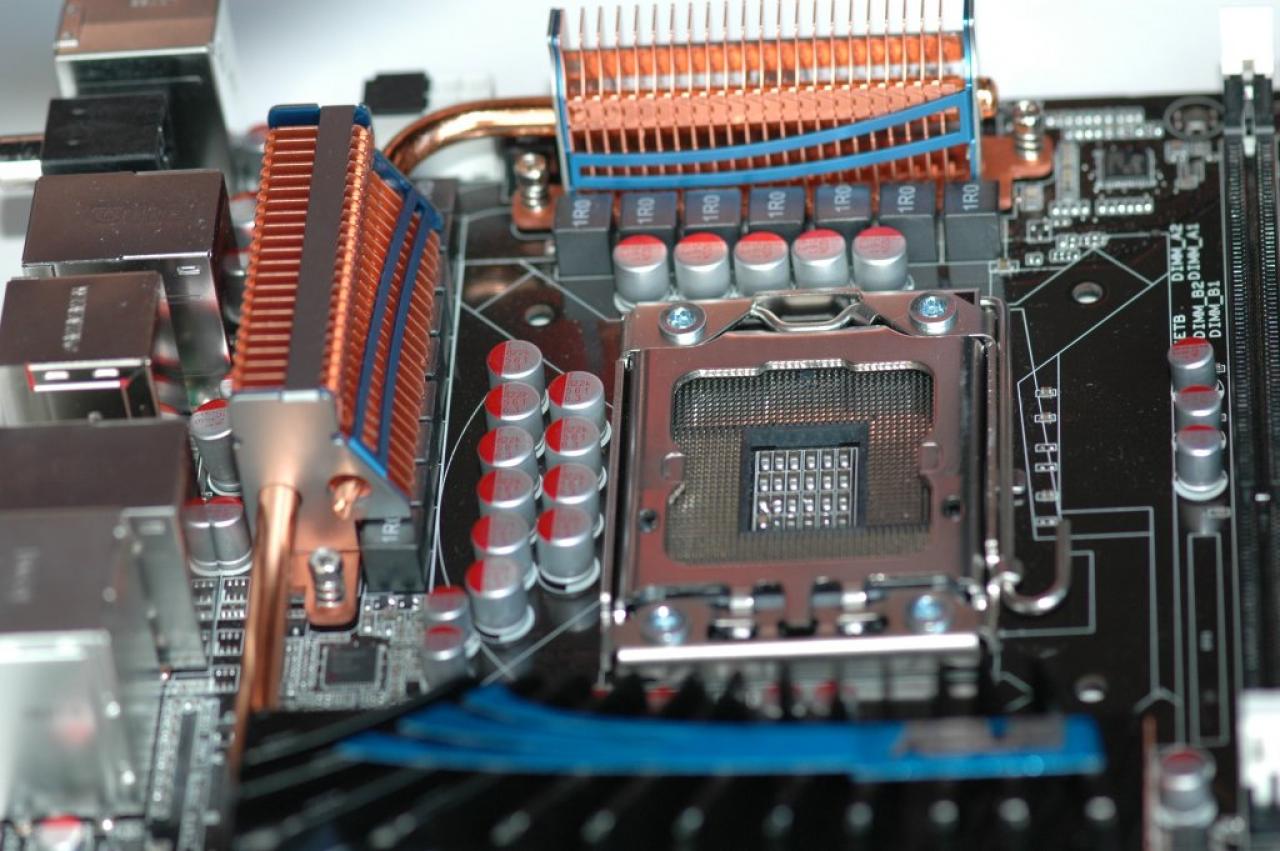 [19/08/2008] Asus P6T Deluxe (Bild: PCGH)