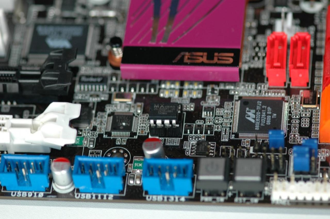 [19/08/2008] Asus P6T Deluxe (Bild: PCGH)