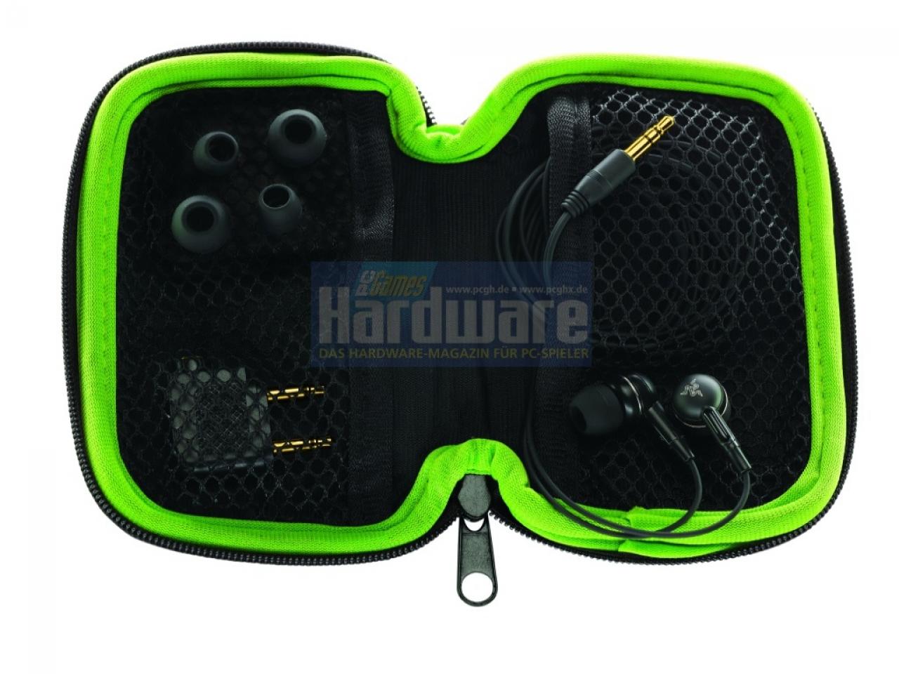 [20/08/2008] Razer Moray: Die In-ear-Kopfhörer werden mit einer Tasche geliefert.
