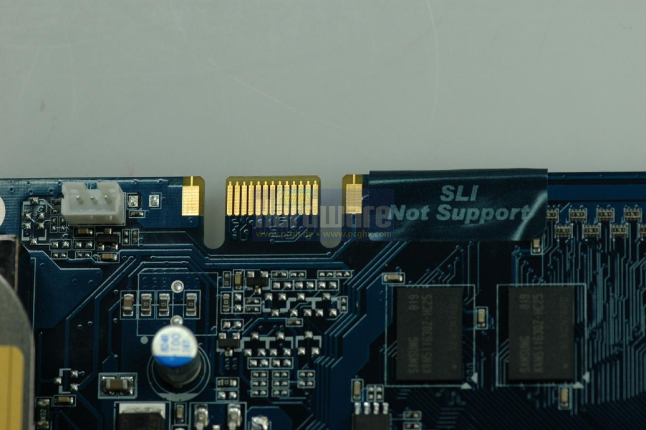 [25/08/2008] Zotac Geforce 9400 GT Zone Edition: der SLI-Konnektor nackt (Bild: PCGH)