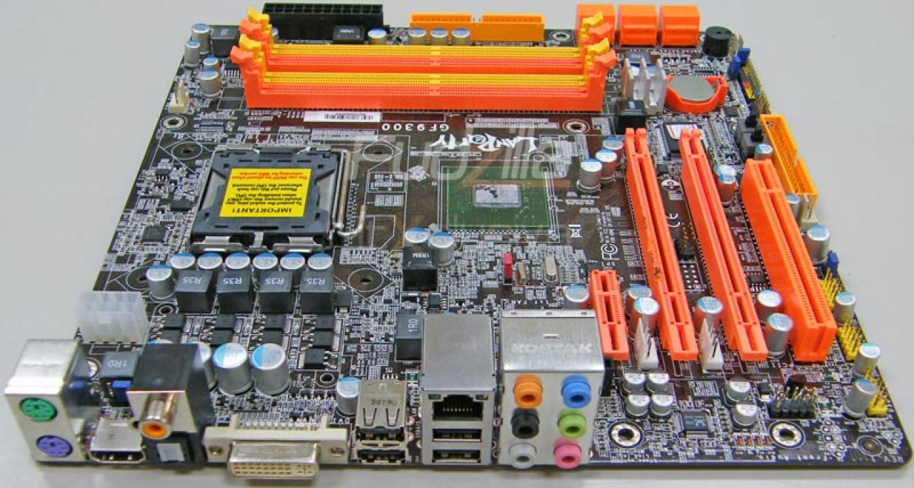 [09/08/2008] DFIs neues Micro-ATX-Board unterstützt Hybrid-SLI. (Bild: fudzilla.com)