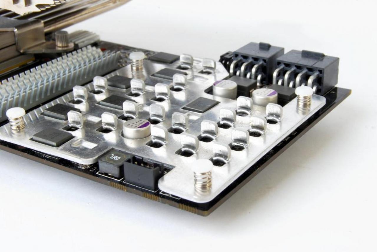 [23/08/2008] Thermalright HR-03 GTX - Kühlung der Spannungswandler (Bild: Thermalright.com)