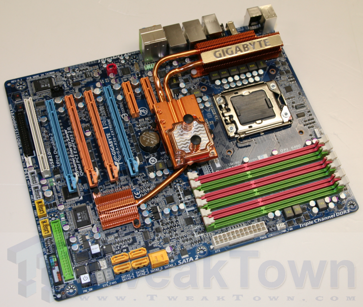 [21/08/2008] Das X58-Extreme von Gigabyte (Bild: tweaktown)