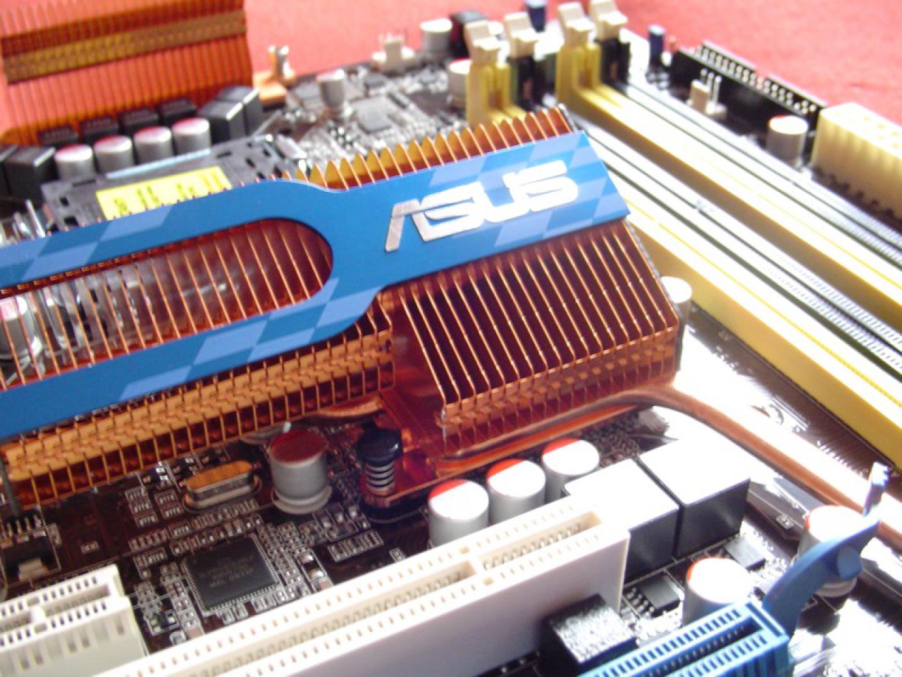 [07/09/2008] Mainboards - Out-of-the-Box