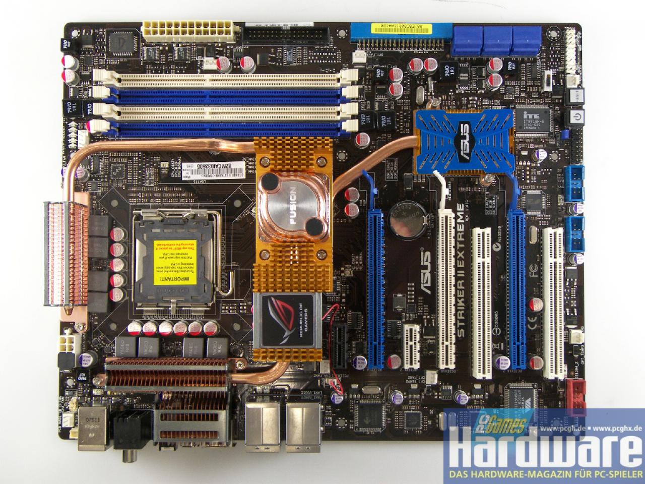 [01/09/2008] Nforce 790i Ultra SLI: Asus Striker II Extreme (Bild: PCGH)