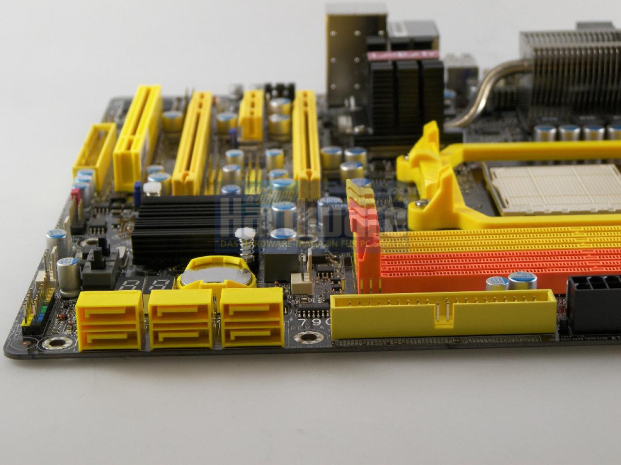 [16/09/2008] DFI Lanparty JR 790GX-M2RS (Bild: PCGH)