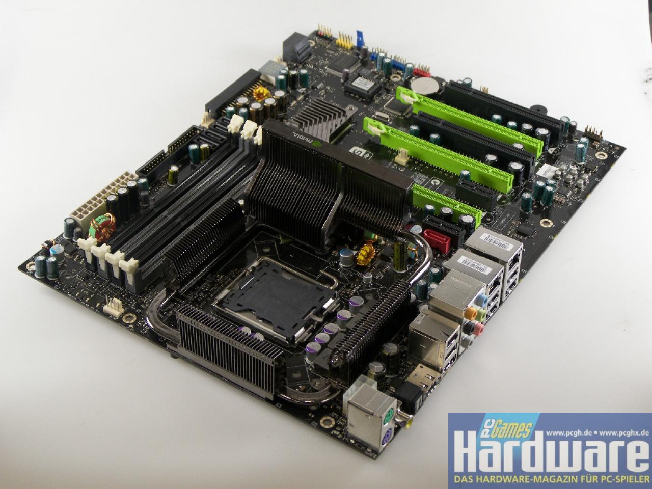 [01/09/2008] Nforce 790i Ultra SLI: EVGA Nforce 790i Ultra SLI (Bild: PCGH)