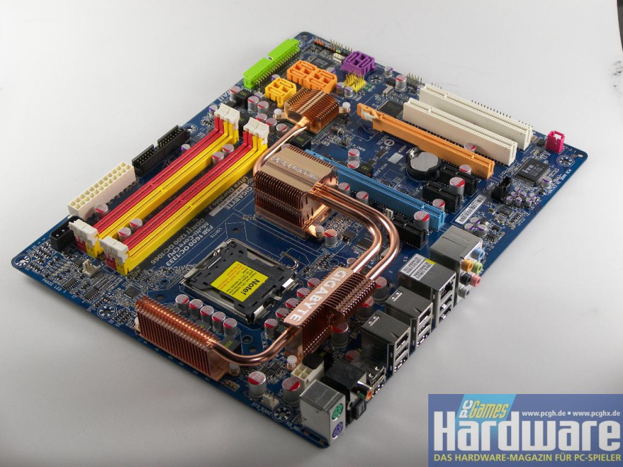 [01/09/2008] P35: Gigabyte EP35-DS4 (Bild: PCGH)