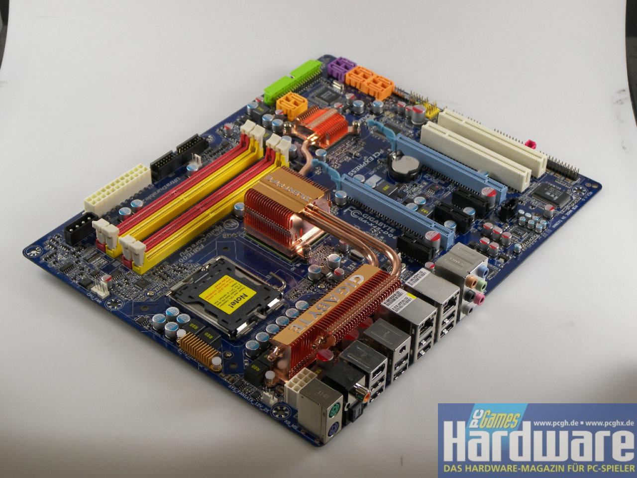 [01/09/2008] X48: Gigabyte X48-DQ6 (Bild: PCGH)